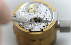 萧邦新手表为什么不走